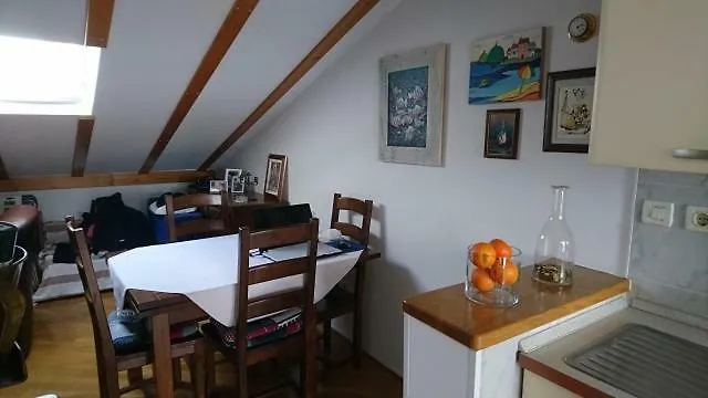 아파트 Lovely Place For 포레치
